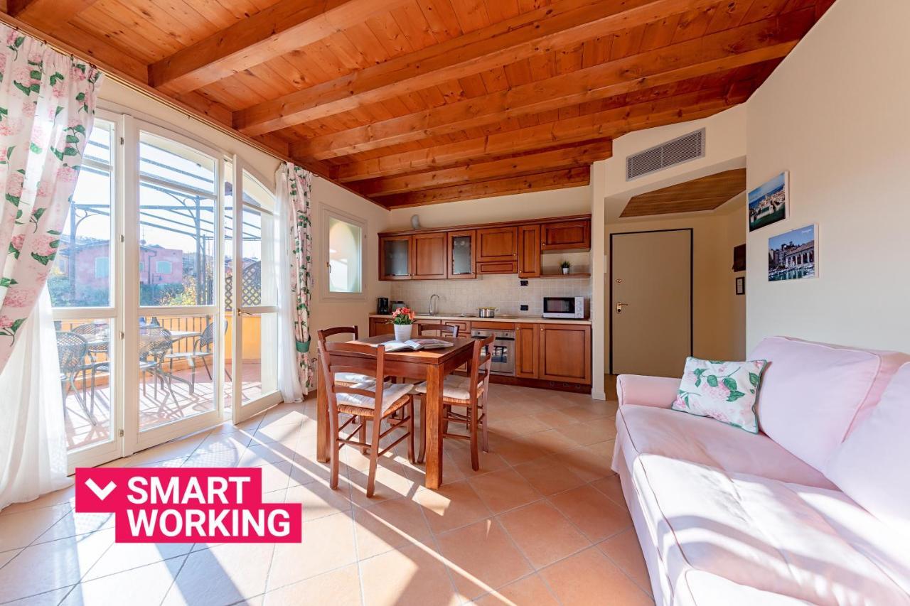 Borgo Del Torchio Apartments By Wonderful Italy Manerba del Garda Buitenkant foto