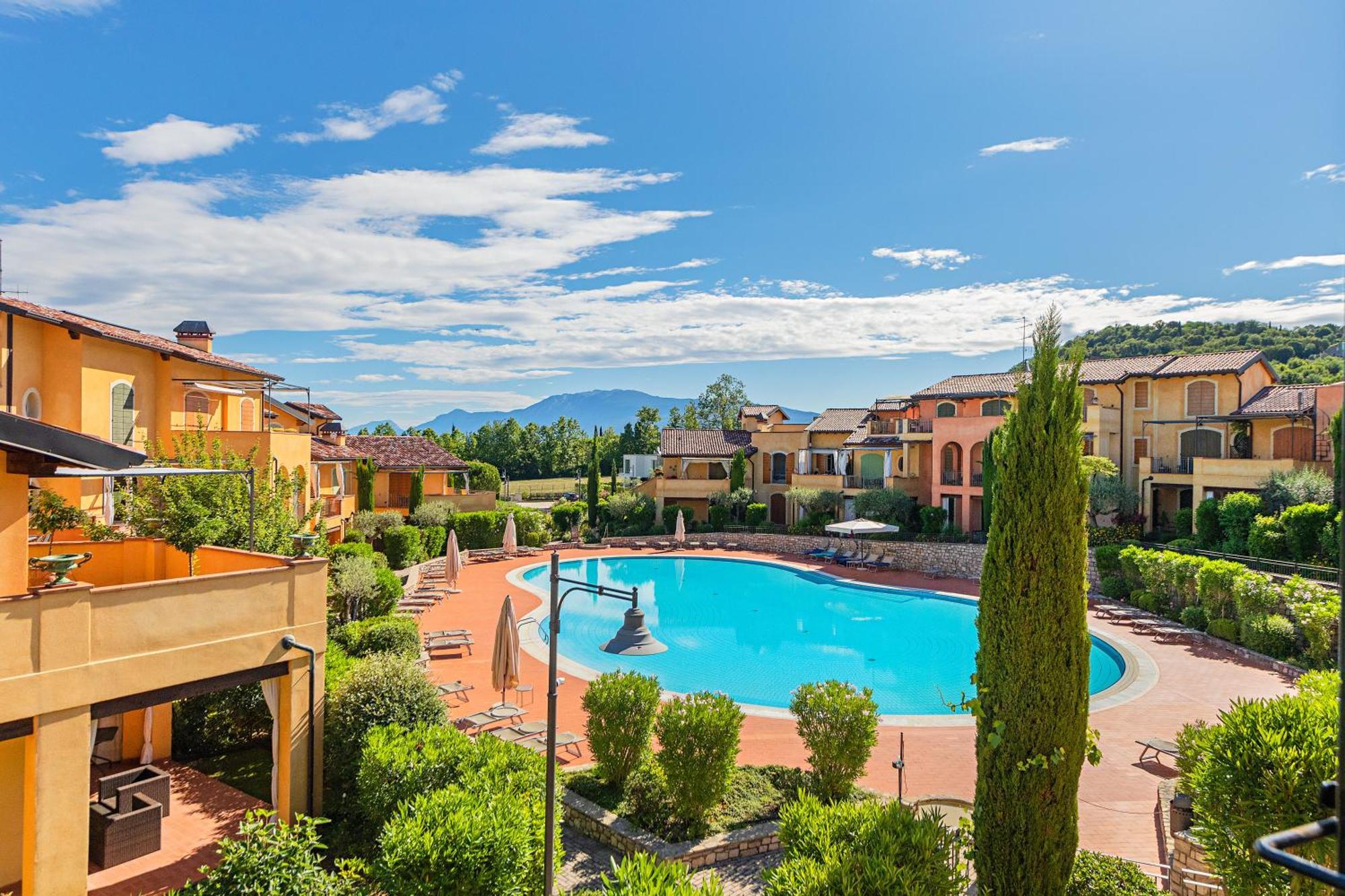 Borgo Del Torchio Apartments By Wonderful Italy Manerba del Garda Buitenkant foto