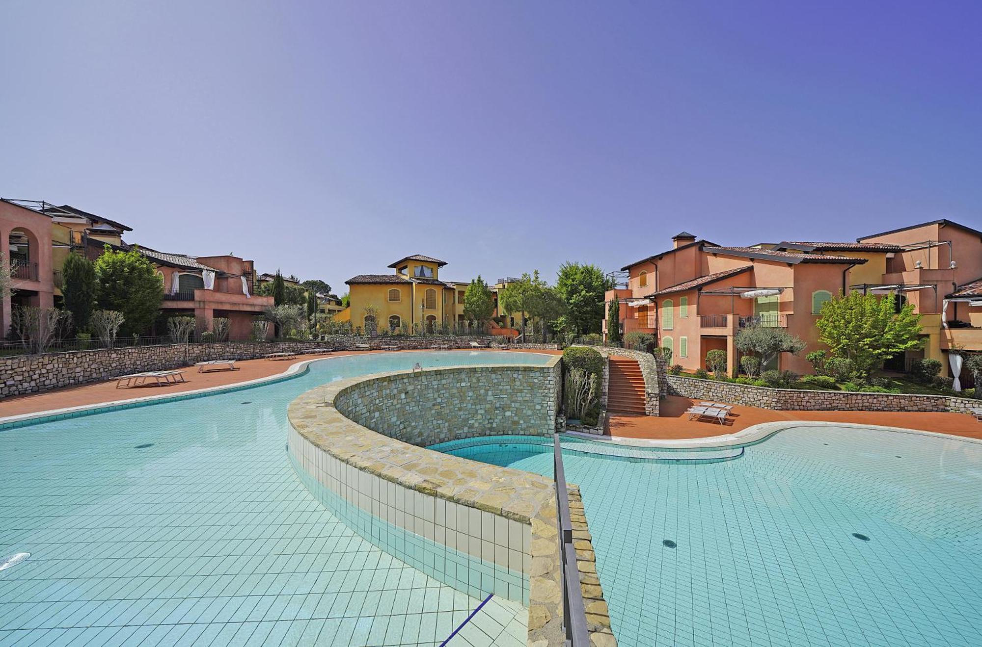 Borgo Del Torchio Apartments By Wonderful Italy Manerba del Garda Buitenkant foto