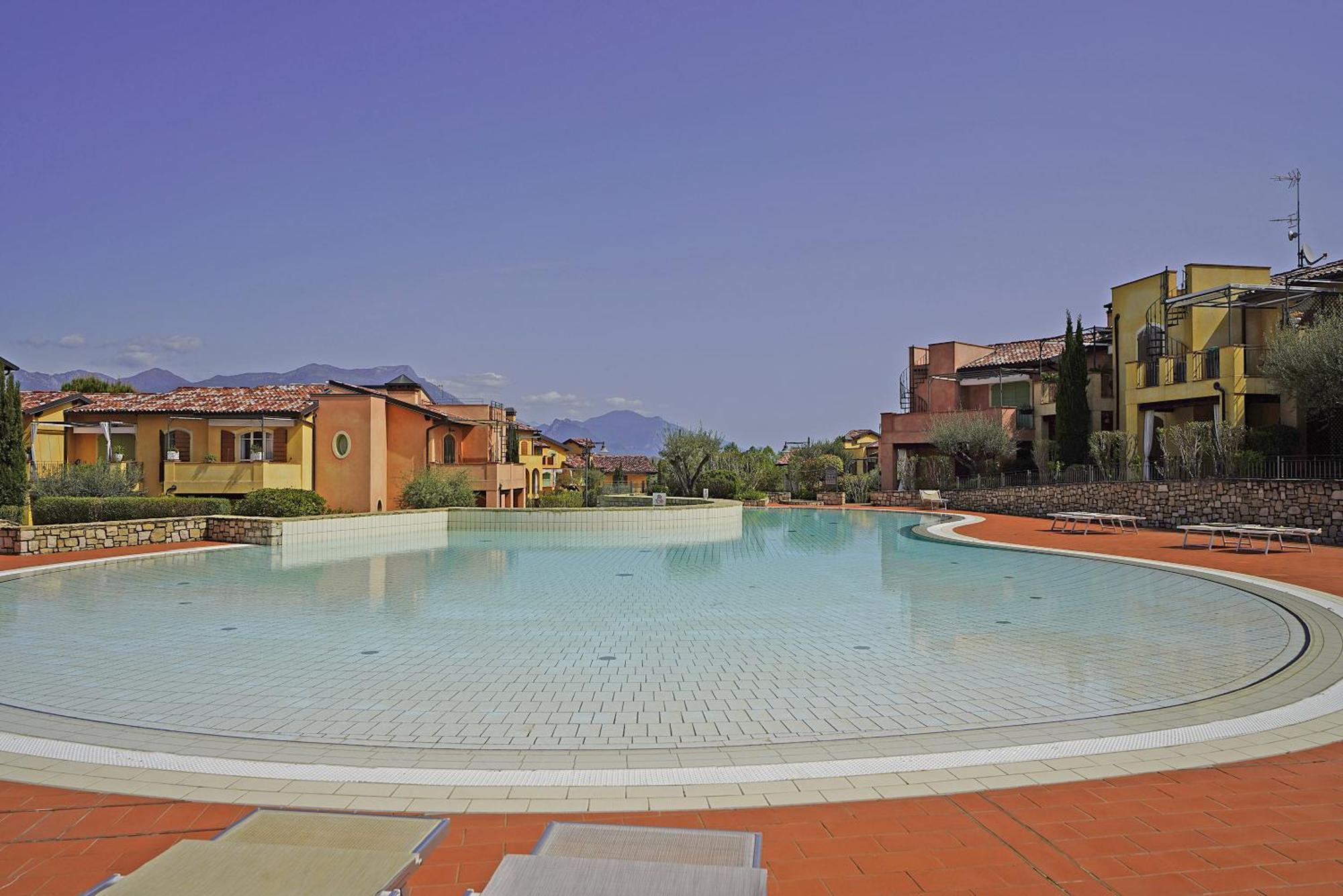 Borgo Del Torchio Apartments By Wonderful Italy Manerba del Garda Buitenkant foto